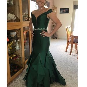 Ellie Wilde Mon Cheri emerald dress